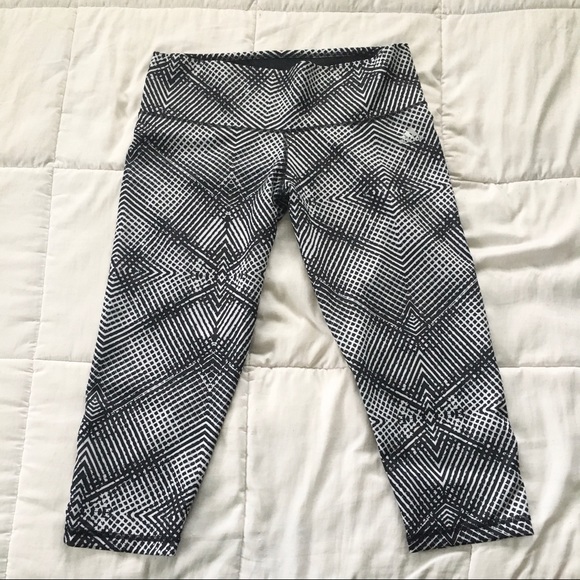 ADIDAS Black & White Climalite Patterned Capri Leggings - Picture 1 of 11